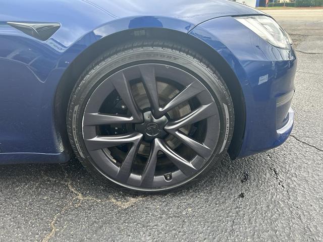 Photo of 2021 Deep Blue Metallic Tesla Model S