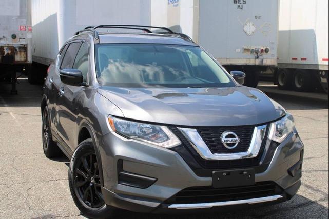 Photo of 2017 Gray Nissan Rogue
