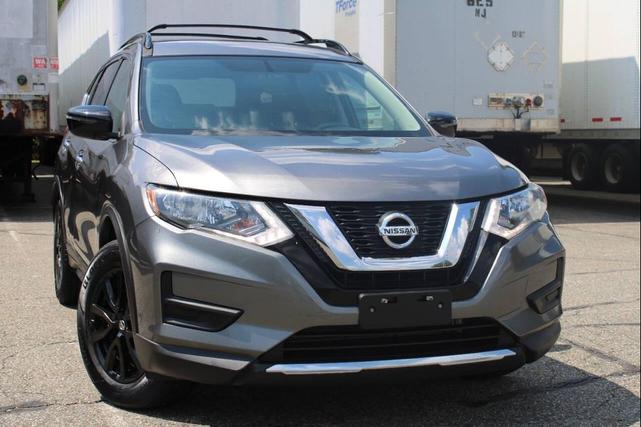 Photo of 2017 Gray Nissan Rogue