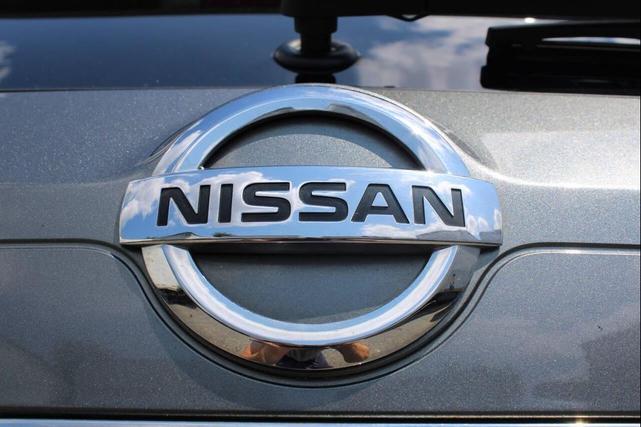 Photo of 2017 Gray Nissan Rogue