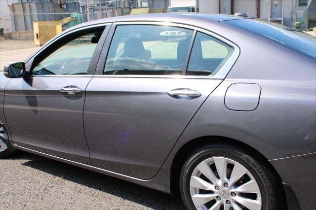 Photo of 2013 Gray Honda Accord