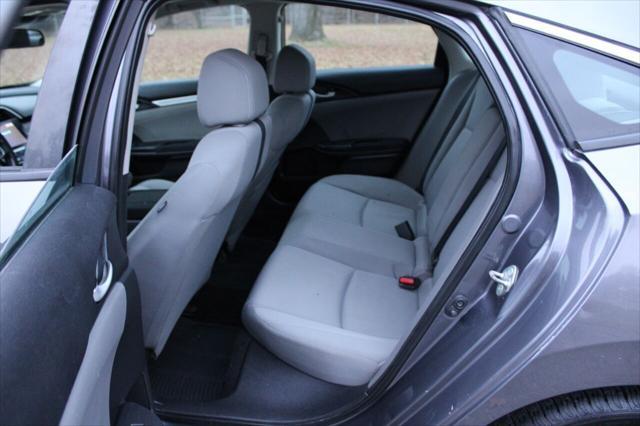 Photo of 2020 Gray Honda Civic