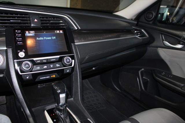 Photo of 2020 Gray Honda Civic