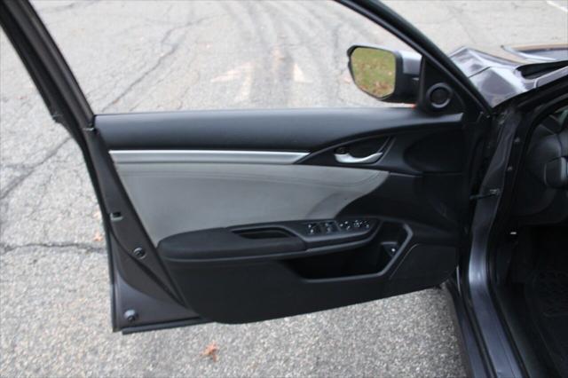 Photo of 2020 Gray Honda Civic