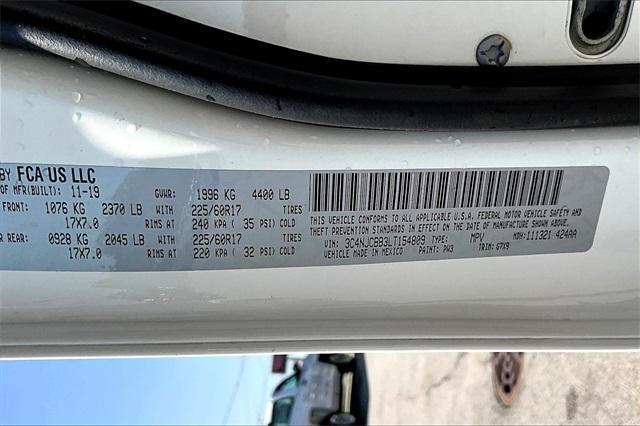 Photo of 2020 White Clearcoat Jeep Compass
