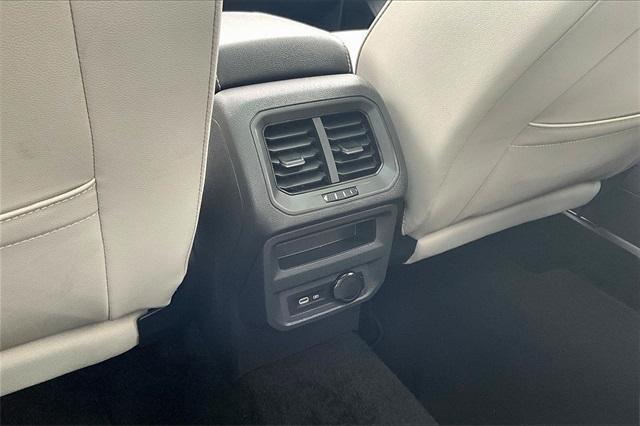 Photo of 2021 Pure White Volkswagen Tiguan