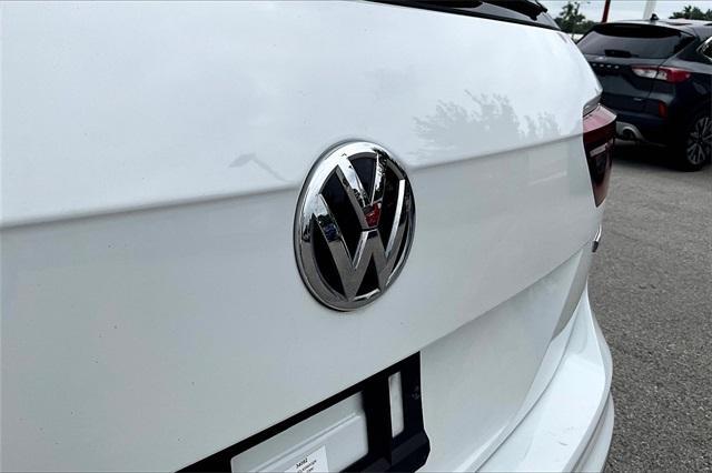 Photo of 2021 Pure White Volkswagen Tiguan