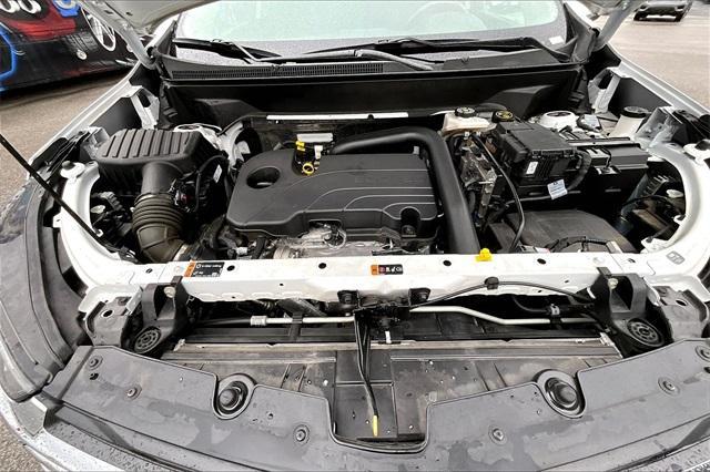 Photo of 2023 Summit White Chevrolet Equinox