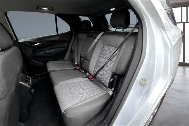 Photo of 2023 Summit White Chevrolet Equinox
