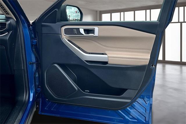 Photo of 2022 Blue Metallic Ford Explorer