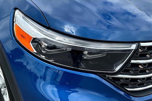 Photo of 2022 Blue Metallic Ford Explorer