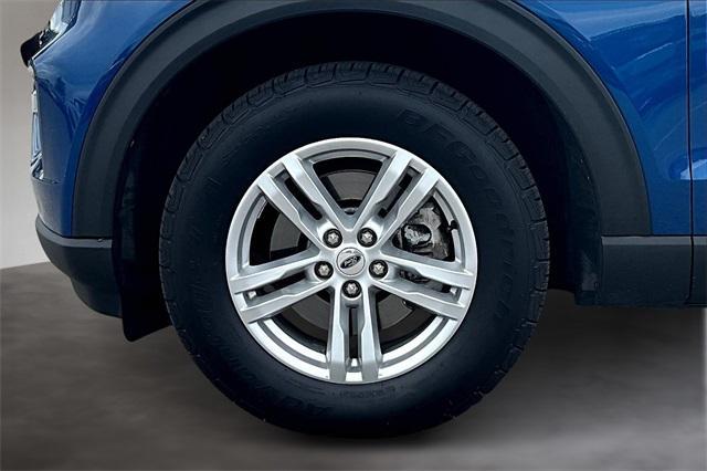 Photo of 2022 Blue Metallic Ford Explorer