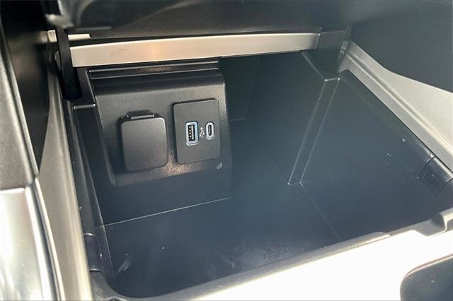 Photo of 2022 Blue Metallic Ford Explorer