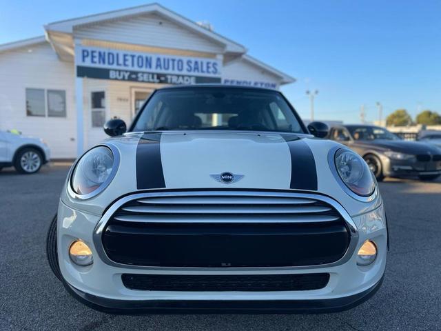 Photo of 2014 Beige MINI Hardtop