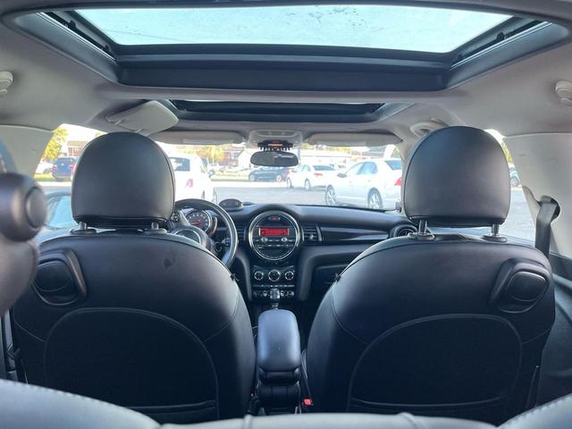 Photo of 2014 Beige MINI Hardtop