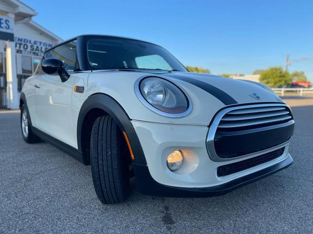 Photo of 2014 Beige MINI Hardtop