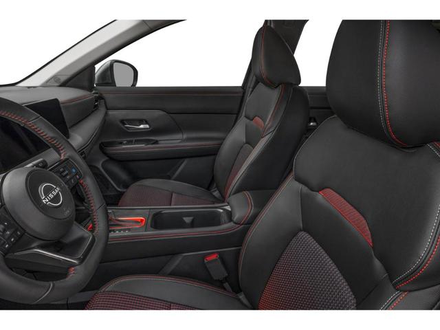 Photo of 2026 2t Wht Blk Roof Nissan Kicks