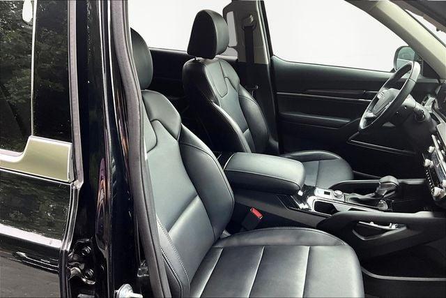 Photo of 2024 Black Kia Telluride