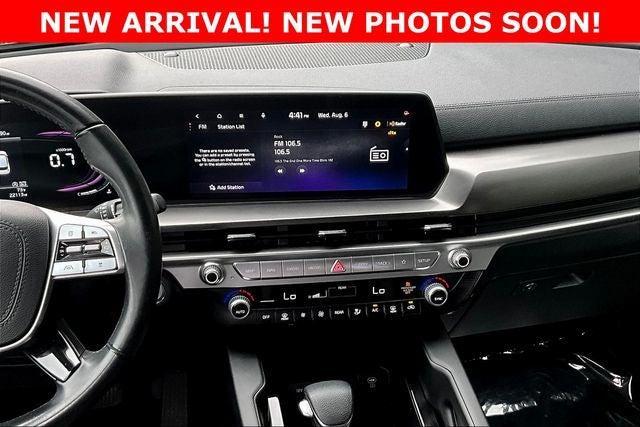 Photo of 2024 Black Kia Telluride