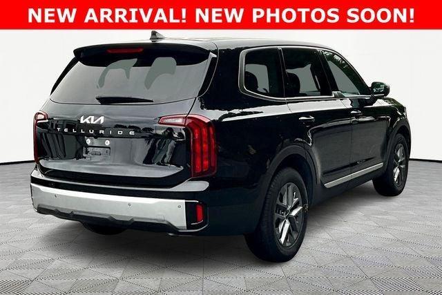 Photo of 2024 Black Kia Telluride