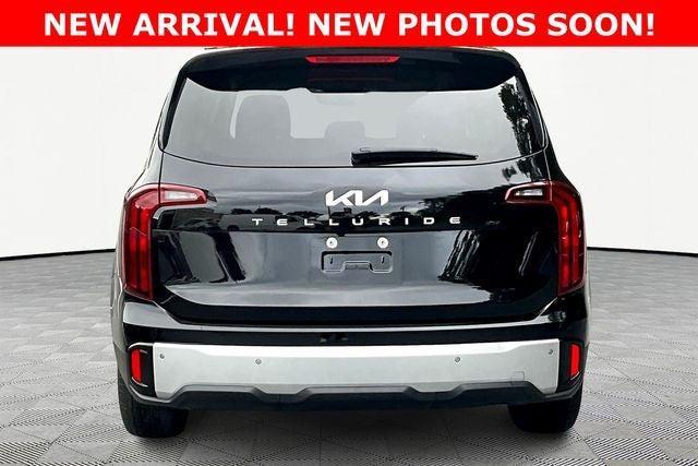 Photo of 2024 Black Kia Telluride