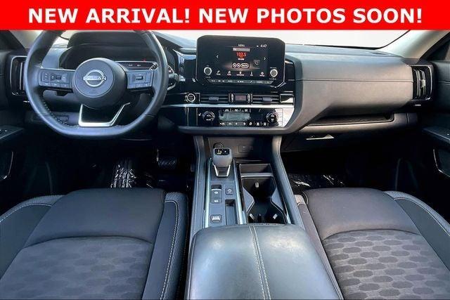 Photo of 2024 Black Nissan Pathfinder