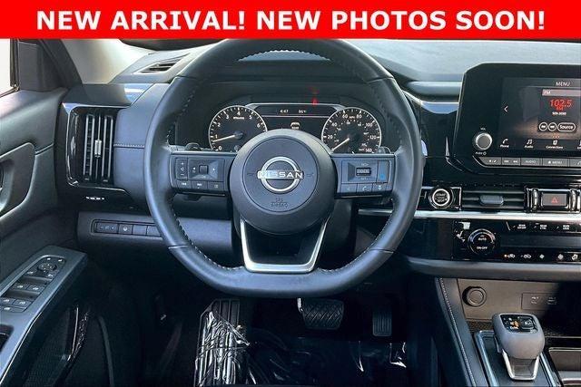 Photo of 2024 Black Nissan Pathfinder
