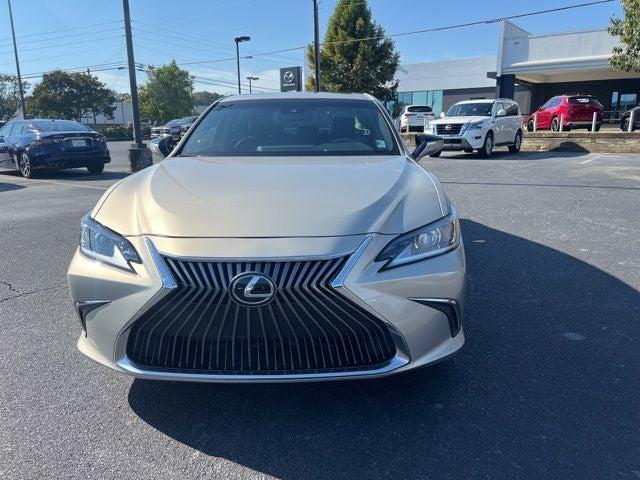 Photo of 2020 Tan Lexus ES 350