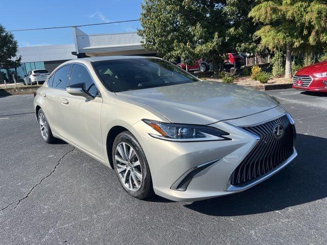 Photo of 2020 Tan Lexus ES 350