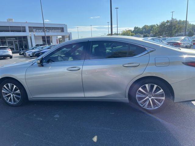 Photo of 2020 Tan Lexus ES 350