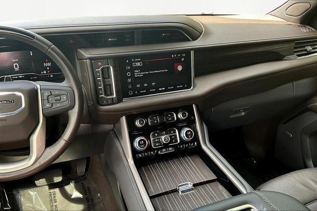 Photo of 2024 White GMC Yukon