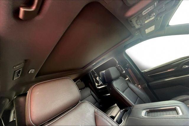 Photo of 2024 White GMC Yukon