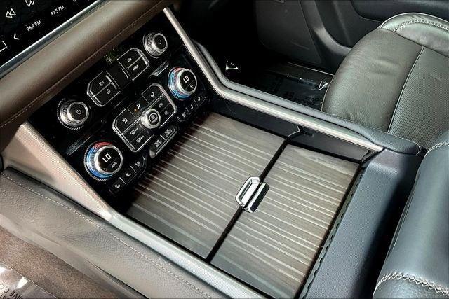 Photo of 2024 White GMC Yukon