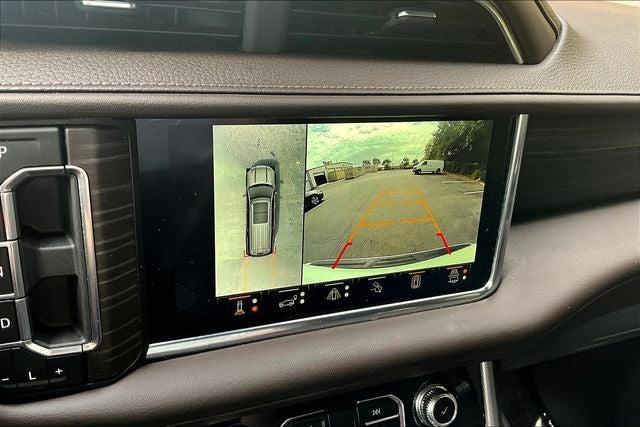 Photo of 2024 White GMC Yukon