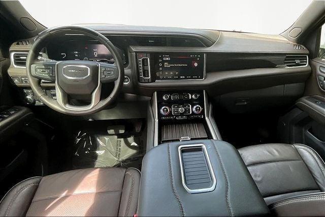Photo of 2024 White GMC Yukon