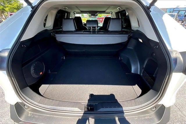 Photo of 2024 White Toyota RAV4 Hybrid