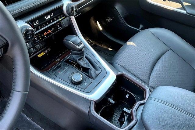 Photo of 2024 White Toyota RAV4 Hybrid