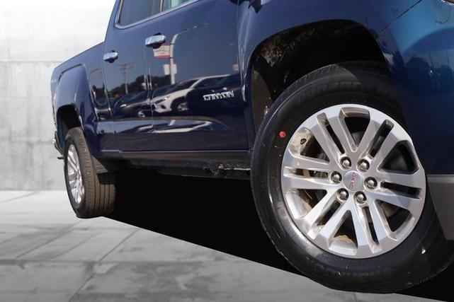 Photo of 2019 Blue Emerald Metallic GMC Canyon