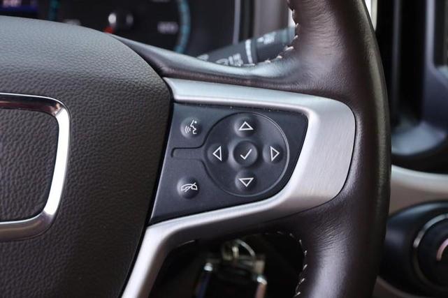 Photo of 2019 Blue Emerald Metallic GMC Canyon