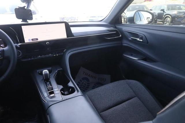 Photo of 2023 Oxygen White Toyota Crown