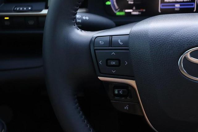 Photo of 2023 Oxygen White Toyota Crown