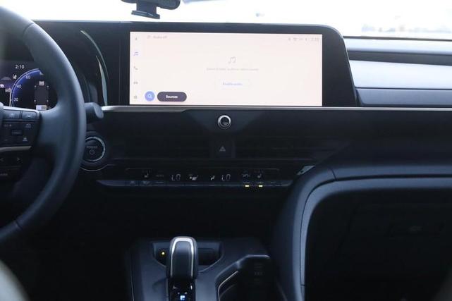 Photo of 2023 Oxygen White Toyota Crown