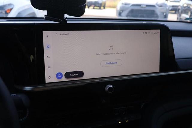 Photo of 2023 Oxygen White Toyota Crown
