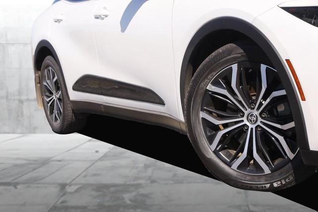 Photo of 2023 Oxygen White Toyota Crown