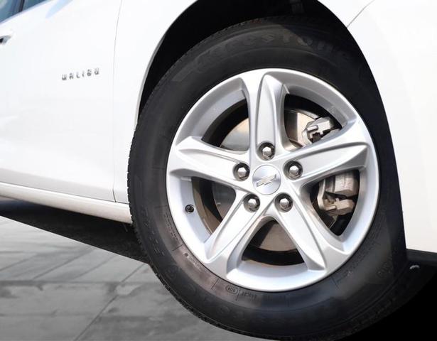 Photo of 2024 Summit White Chevrolet Malibu