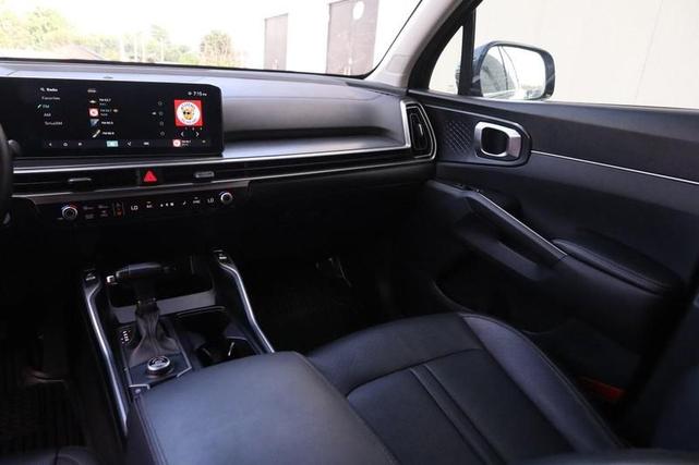 Photo of 2024 Gravity Grey Kia Sorento