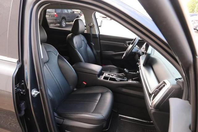 Photo of 2024 Gravity Grey Kia Sorento