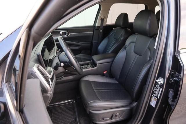 Photo of 2024 Gravity Grey Kia Sorento