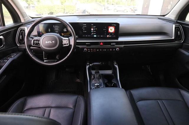 Photo of 2024 Gravity Grey Kia Sorento