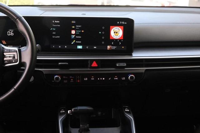 Photo of 2024 Gravity Grey Kia Sorento